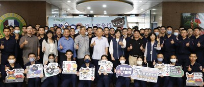 114年10月27日本校與台北市區監理所合作，辦理機車駕訓進校園活動，輔導學生取得機車駕照，具備執勤必備職能。圖片