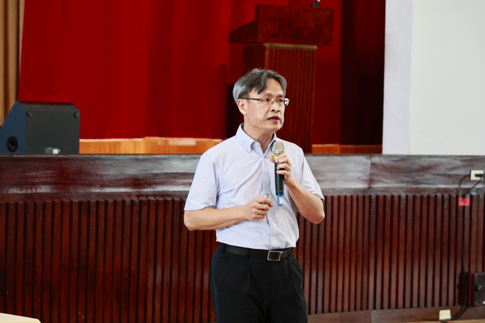 本校專44期暑假實習說明會於115年6月8日假大禮堂舉行，會議由校長主持。圖片