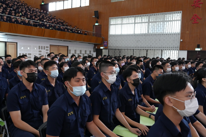 本校專44期暑假實習說明會於115年6月8日假大禮堂舉行，會議由校長主持。圖片