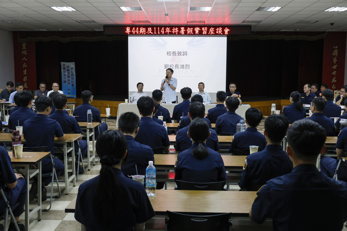嚴謹考評‧淬鍊專業：校長率隊訪視臺北市、新北市實習生圖片