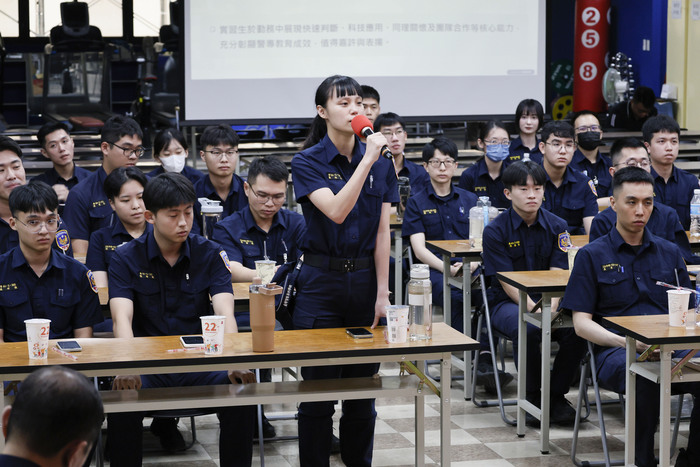 嚴謹考評‧淬鍊專業：校長率隊訪視臺北市、新北市實習生圖片