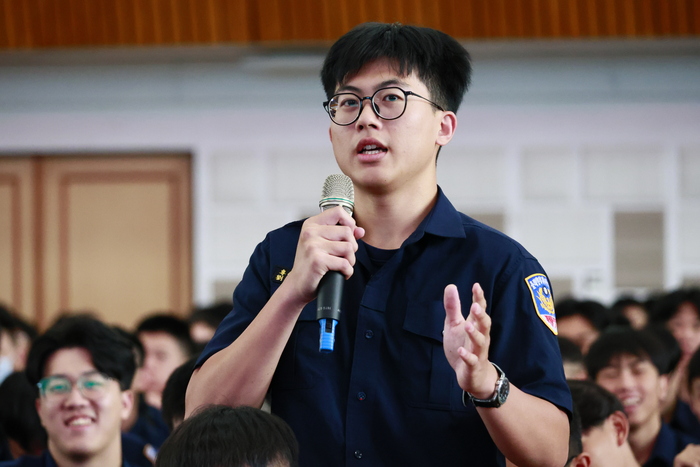 專43期畢業講習校長講授「基層執法工作的素養與期許－守護正義的初衷與新時代執法展望」圖片