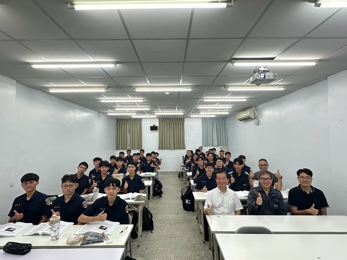 教育長率員至中華航業人員訓練中心訪視專44期海巡科學生圖片